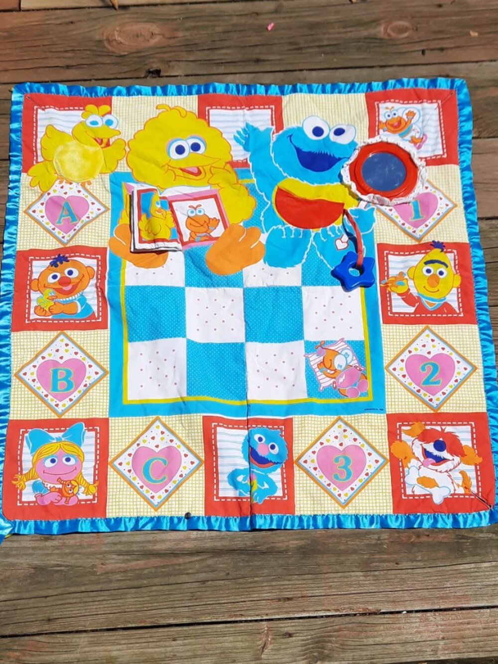 Vintage Playskool Fold n Go Sesame Street Muppet Play Mat Quilt Baby Toddler
